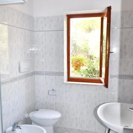 Holiday home Comfortable House In With Garden And Parking Included Lacona