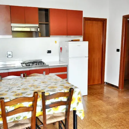 Holiday home Comfortable House In With Garden And Parking Included *